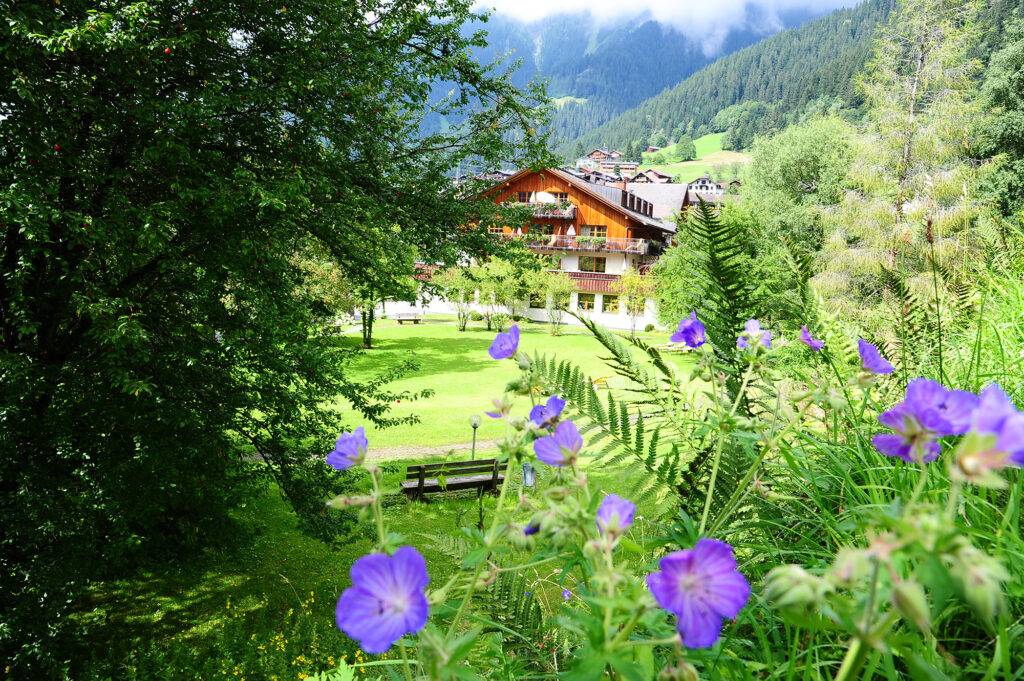 Felbermayer Hotel und Alpine Spa Gaschurn Garten c Christine Kees 5
